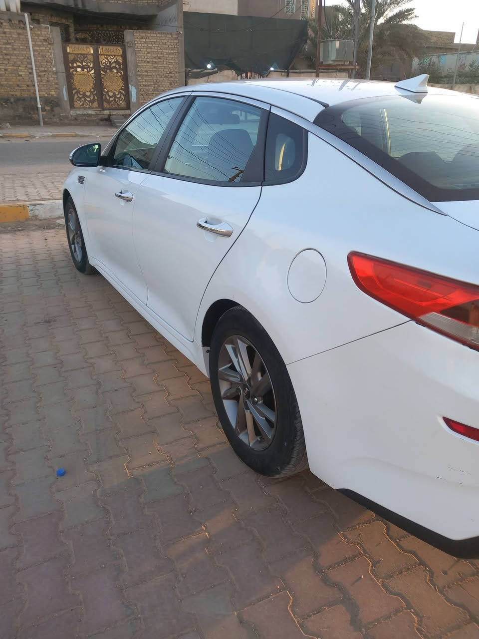 السلام عليكم 
اوبتما موديل 2019 باسمي اخذتها قبل أسبوعين وحولتها باسمي محرك 2400 gdi ممفتوح جديد ماشيه 100الف
كير ومحرك بشرط لاتنقيص ولا تبخير 
حداديه زينه 
فئة fe
رادارات
حساسات خلفيه
كاميرا
تحديد مسار 
ثلاث أنظمة قياده 
تبديل باب السائق والى خلفه  وقبق الجنطه بقطع اصليه نفس اللون وصبغ جاملغ خلفي 
رقم الشاصي مرفق وصور الحادث 
سنويه لغايه 2031
هزه وفحص  بعد شهرين 
بجم كبس الشركه 
السعر 125 وبيه مجال
سياره احلى من الصور 
مكان السياره الديوانيه
للتواصل الاتصال على الرقم ***********
