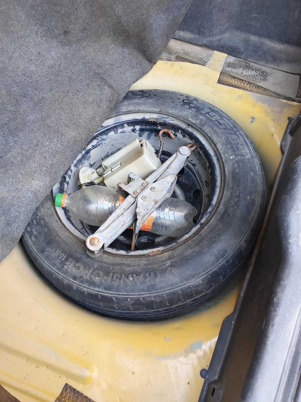 سلام عليكم سمند البيع 2011سياره بلاديه محرك كير فرنسي تبريدثلج سنويه جديده 2027 بدون تبديل ولا ضربه الحمدلله ما عده خمس أصابع بل جاملغ امامي صبغ باقي مكفول مكاني بغداد شعله 32بي مجال شراي 
***********
