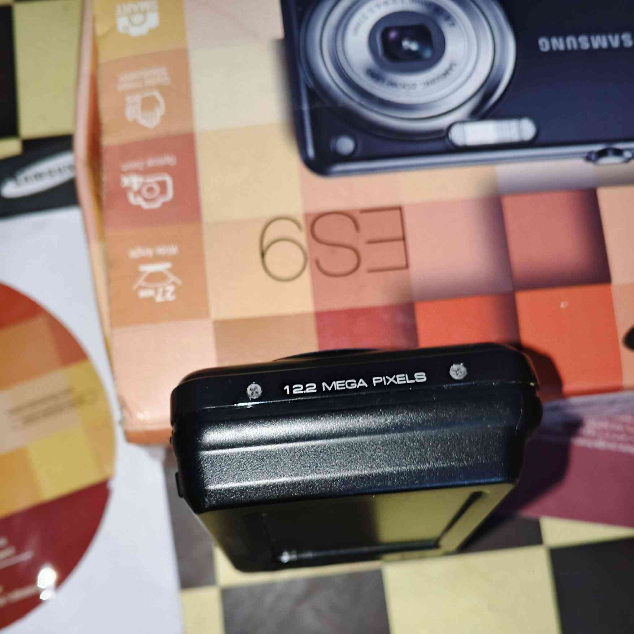 Samsung es9
اصدار خاص للبيع غير مستخدم .. سعر ١٠٠ 
12.2 ميغابيكسل 
بطارية AA .. وناقل ملفات


**إذا كنت صاحب هذا الإعلان وتريد حذفه لأي سبب، رجاءا أرسل رسالة إلى الدعم الفني**