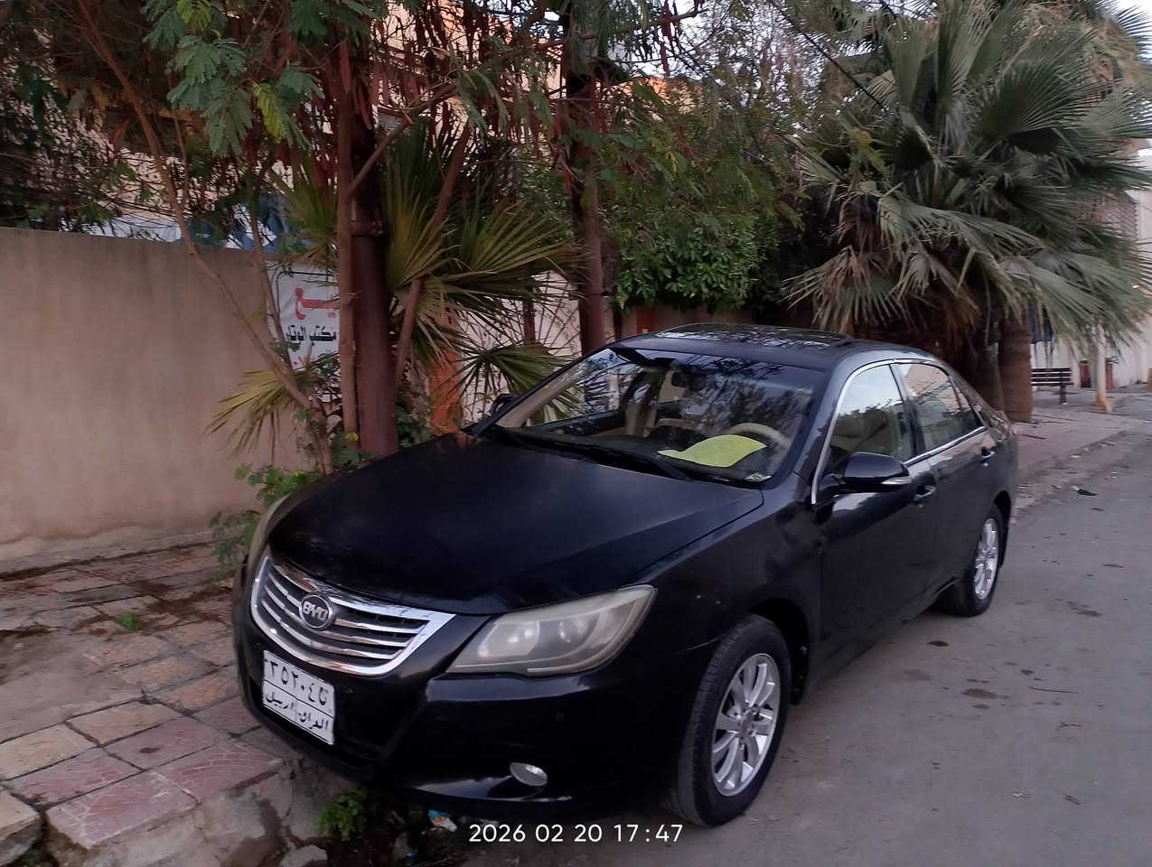 السلام عليكم سياره للبيع بي واي دي موديل 2014 F7 فول مواصفات بصمه كير عادي رقم اربيل بس عليها غرامات 7اوراق تنزل من السعر اريدها 57 وبيها مجال للطيبين مكان موصل جانب الايسر الرقم ***********
