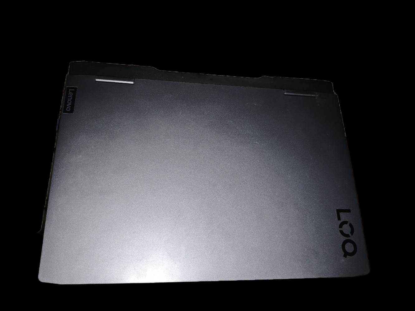 السلام عليكم
لابتوب لينوفو loq 
كارت الشاشة: RTX 4050 
المعالج:  ryzen 7 7840HS
الرام: 8 
التخزين: 512GB SSD 
الشاشة: 15.6 FHD 
دقة الالوان: 100% sRGB
ماداخلة صيانة ابد
مستخدم اقل السنة ( استخدام عادي وليس العاب ضخمة واعمال ضخمة )
المنافذ جميعها تعمل
لايوجد به خدوش 

* ملاحظة: رقمي فقط للرسائل، ما افتح خط على الاتصال. 

لا يوجد به اي ضرر
ملحقاته الكارتونة والشاحنة
مكاني كربلاء
السعر 1,200,000