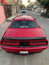 اليدور شي نظيف فقط دوج جالنجر  sxt  موديل 2016   ماشية 71 مايل حادثه ق...