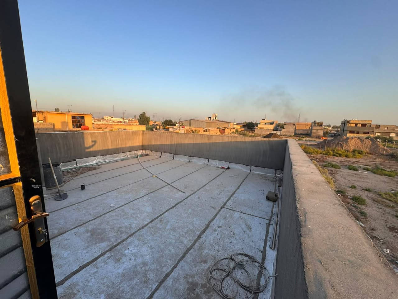 سلام عليكم الدار للبيع موقعة كلش حلو قريب ع الشارع العام مساحتة ١٦٠ شغلة درجة أولى بناء حديث للستفسار***********
