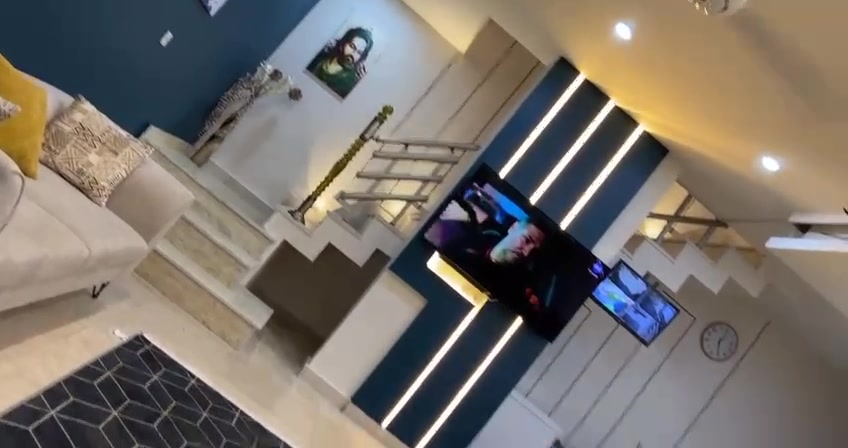 #للبيع بيت حديث vip في #الامين مدخل الجمهورية !

✨بسعر مناسب جدا ✨

🏡 تفاصيل العقار:
 المساحة: 245م
 الواجهة: 7م
النزال: 35م

الطابق الأول: صالة الضيوف، صاله داخلية , مطبخ ، غرفة نوم، وحمام ملحق.

الطابق الثاني: ٣ غرف نوم بالاضافة الى حمام.

📍 موقع مثالي:
يقع المنزل في الامين الثانية قرب مدخل الجمهورية 
 
للاستفسار خاص او الاتصال ع الرقم 

+964 771 415 7046


**إذا كنت صاحب هذا الإعلان وتريد حذفه لأي سبب، رجاءا أرسل رسالة إلى الدعم الفني**