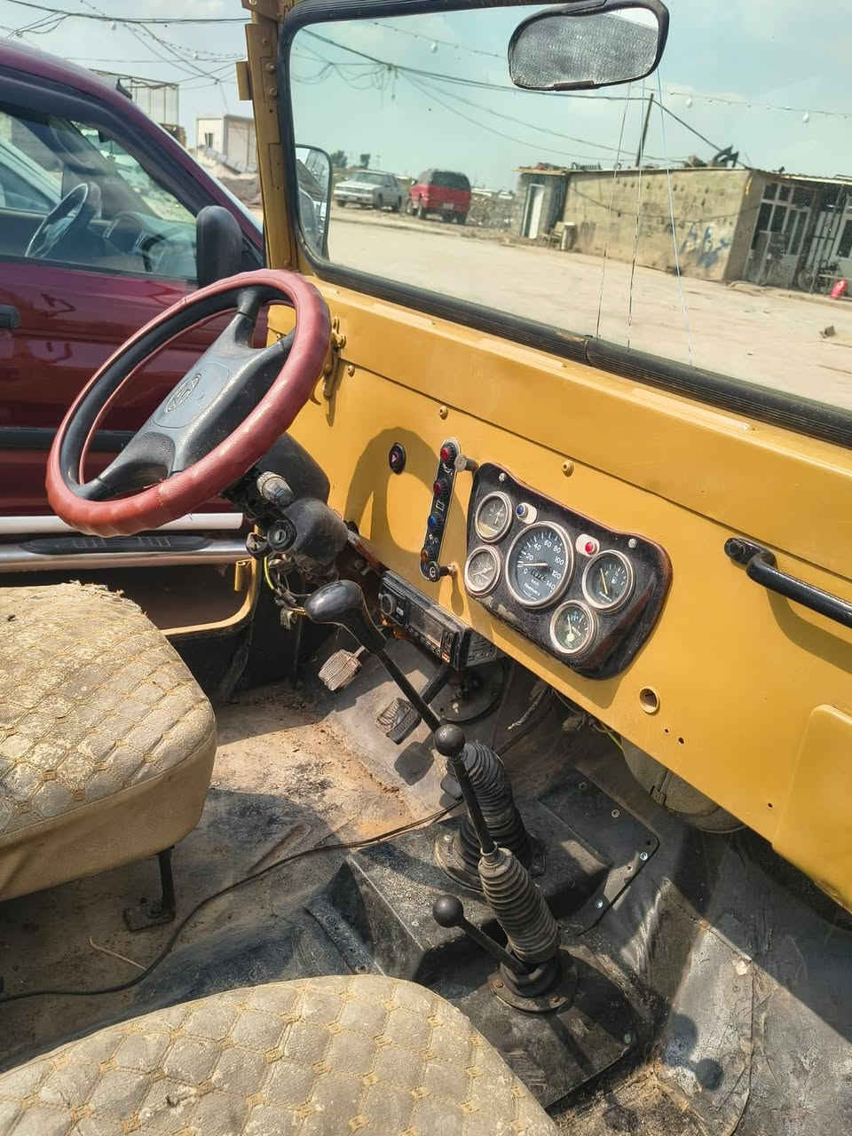 جێب کلاسیکی 
گێڕوو مەکینە و کارەبای بەشەرت 
نرخی 35 مەجال
***********
