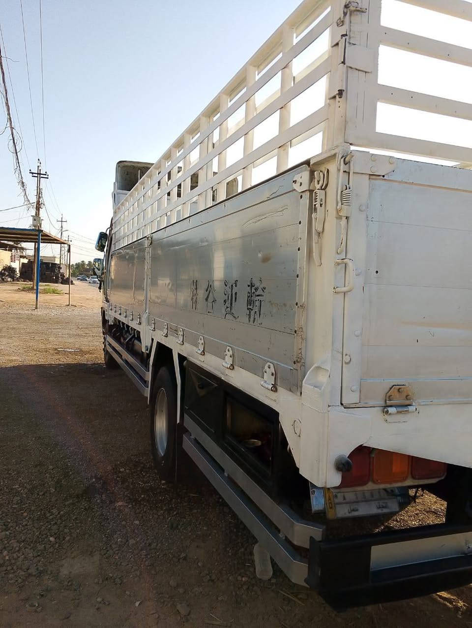 فوزه بزون موديل 2000 مكينه17 عادي شاصي عريض سته وربع بلاد تخم تاير تبريد ***********
