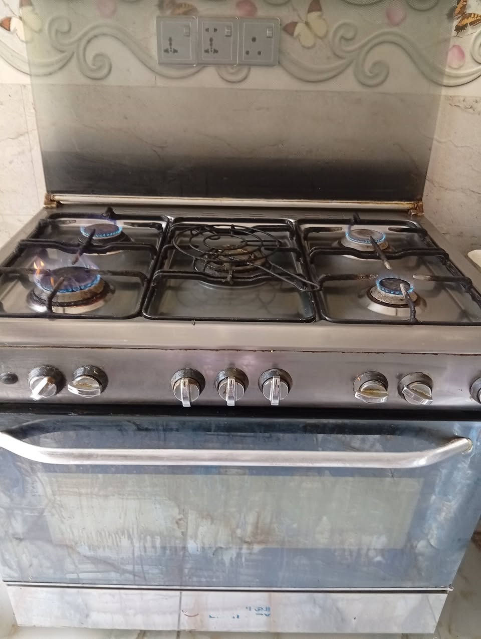 اغراض للبيع السنك ١٢٥والساحبه ١٢٥والطباخ ال جي العربي ١٧٥ وبيهم مجال


**إذا كنت صاحب هذا الإعلان وتريد حذفه لأي سبب، رجاءا أرسل رسالة إلى الدعم الفني**