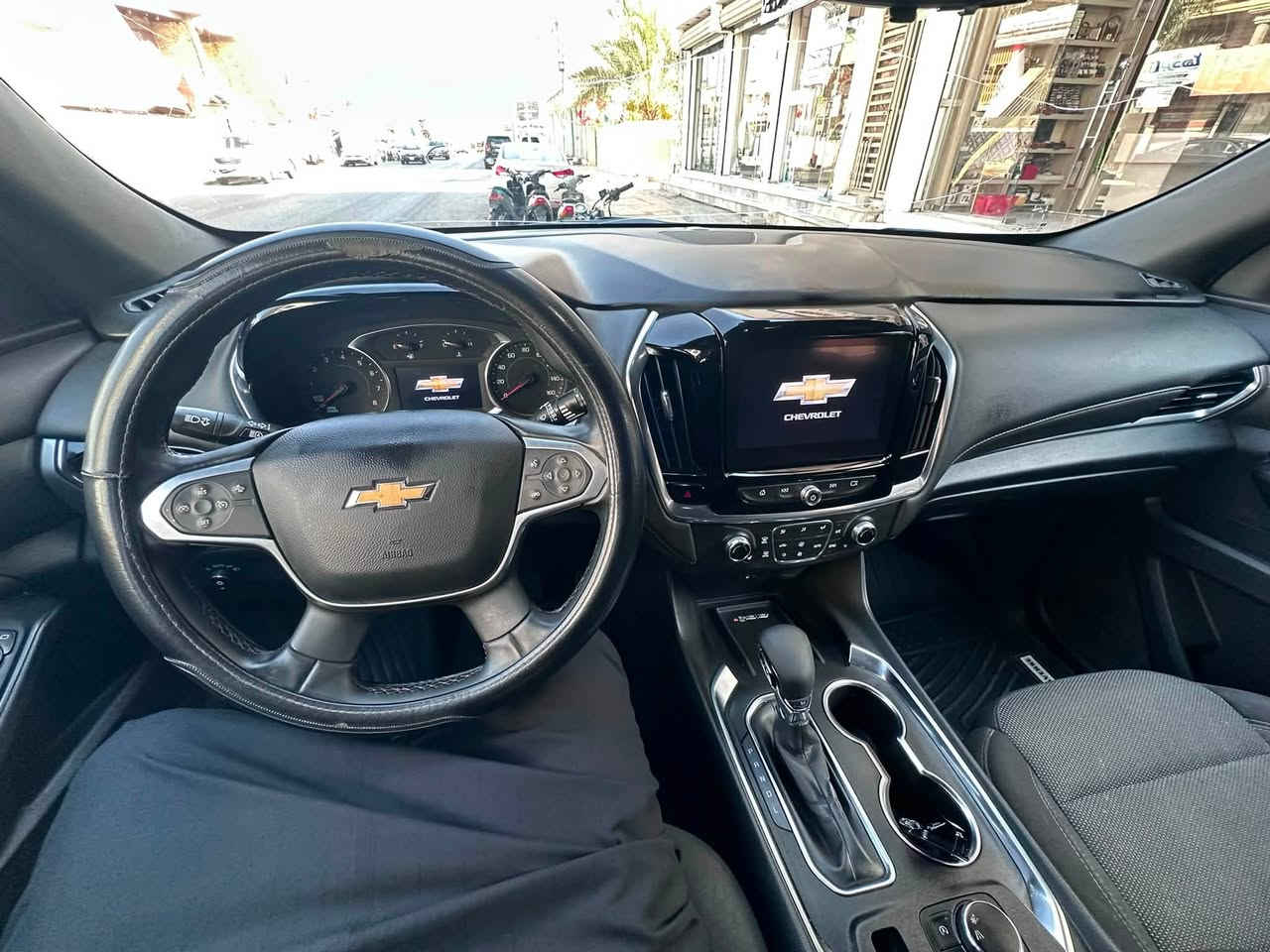 ترافيرس موديل 2023 فئة LT 
فول مواصفات عدا فتحة السقف 
حادثهه باب صبغ وباب تبديل فقط 
رقم بغداد السياره موجوده بالعماره سعرهه 235 وبيهه مجال 
للاستفسار اكثر اتصل ع الرقم ***********
