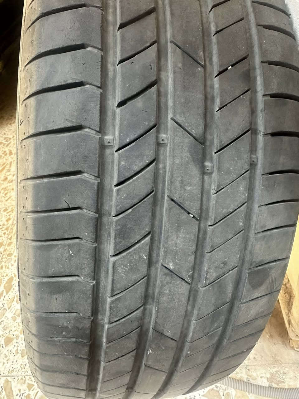 اطار مستعمل  كومهو كوري  نظيف جداً قياس  235/55/19  للسورنتو.  السعر 75 الف


**إذا كنت صاحب هذا الإعلان وتريد حذفه لأي سبب، رجاءا أرسل رسالة إلى الدعم الفني**