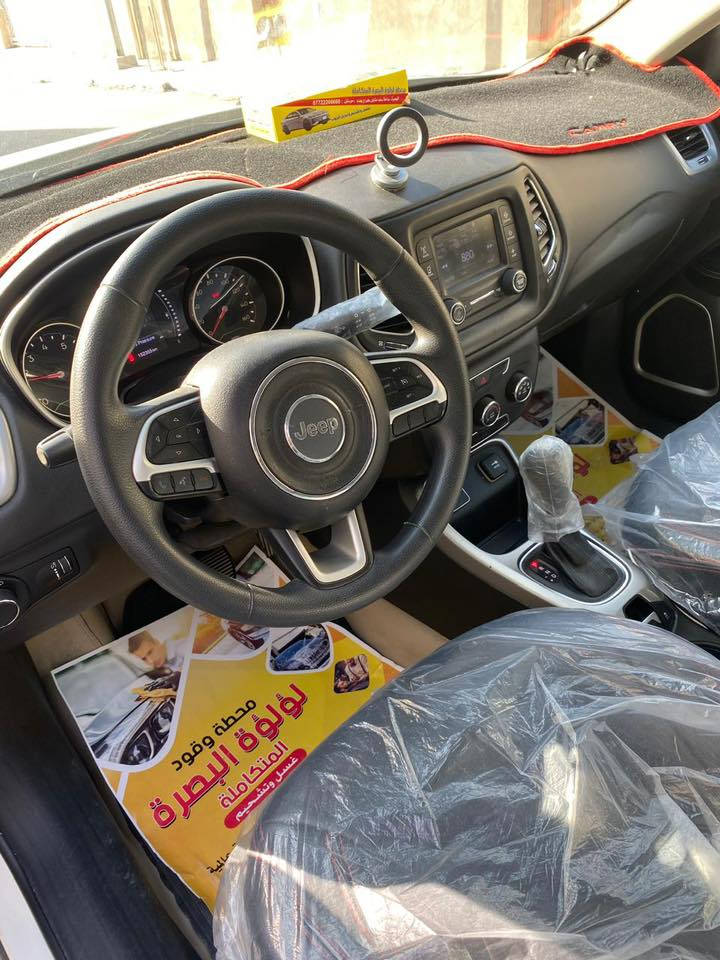 السلام عليكم
جيب كومبارس مديل ١٨  مكينه ٢٤٠٠ سيارة كلش نضيفه كير مكينه مكفولات وحداديه جديدة  
حادثها مال امريكا خفيف  وبيها هنا بالعراق طخات 
رقم بصرة الجديد مكان السيارة بصرة زبير 
السعر 120 وبيها مجال 
***********
