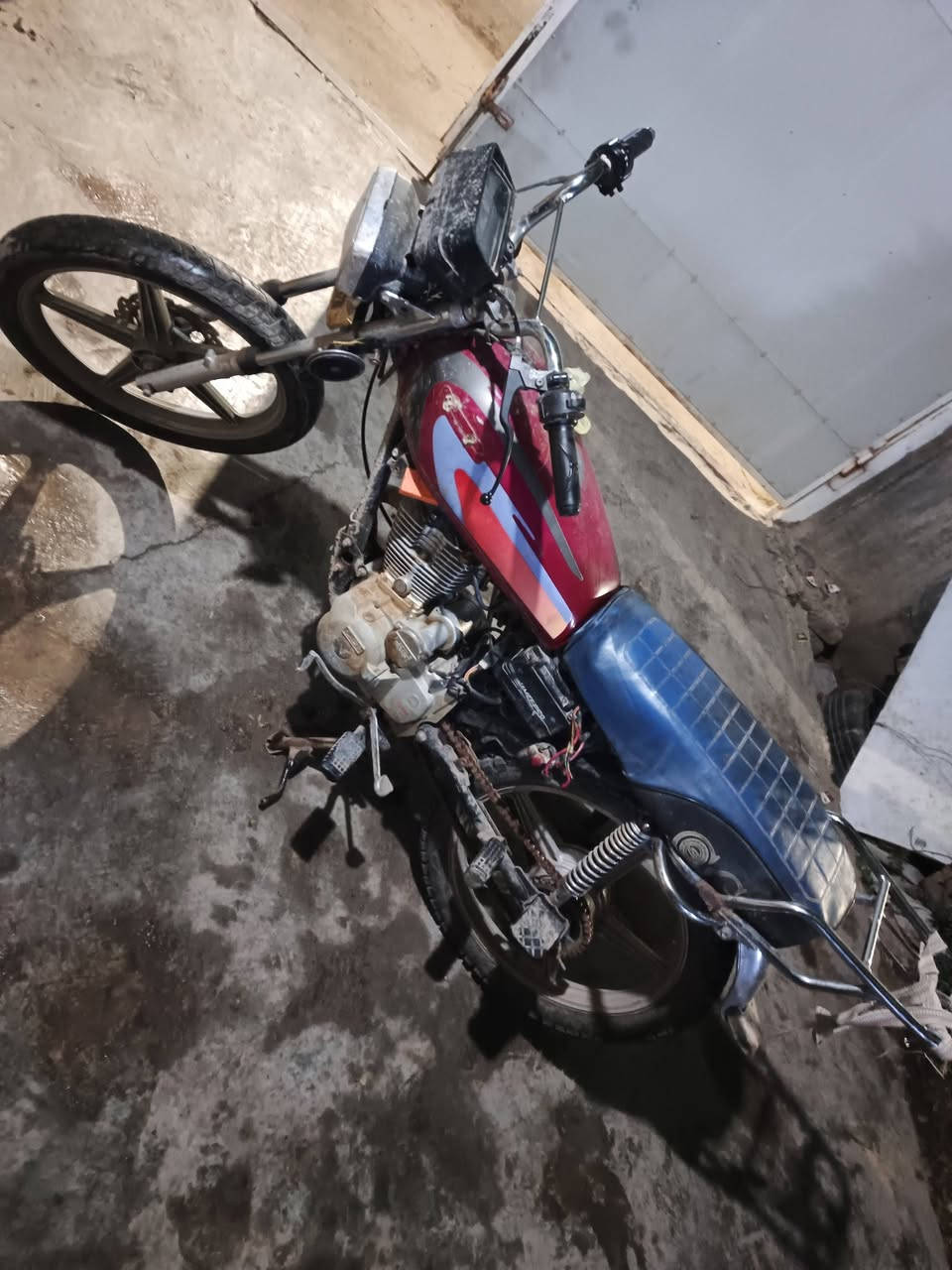 سلام عليكم شاب إيراني سيفان للبيع 5كير يرادله ترتيب شرط محرك فول نشاط ومعدل فول سعر ٢٢٥ وبيج مجال ***********
