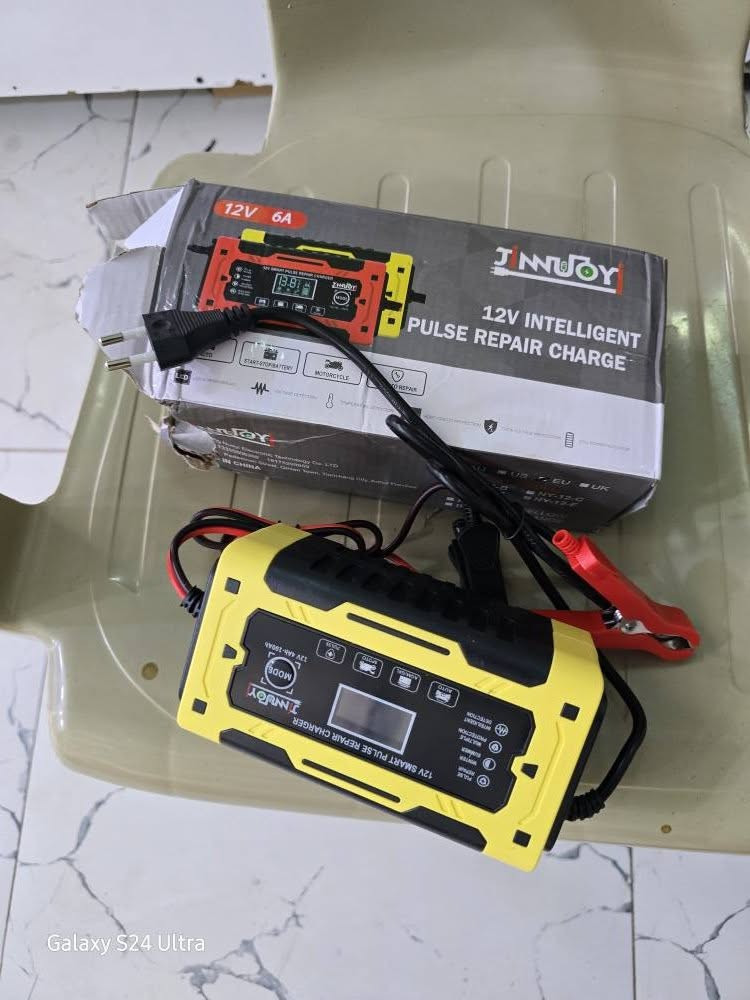 هذا هو شاحن البطاريات الذكي Innuoy 12V Intelligent Pulse Repair Charger بقدرة 6 أمبير، وهو مصمم لشحن وإصلاح بطاريات الرصاص الحمضية بجهد 12 فولت (مثل بطاريات السيارات والموتوسيكلات وAGM وGel)
النوع: شاحن ذكي بجهد 12 فولت وشدة تيار 6 أمبير. 
المميزات: يحتوي على شاشة رقمية تعرض حالة الشحن، ويدعم إصلاح البطاريات وإزالة الكبريتات المتراكمة. 
التوافق: مناسب للسيارات، الدراجات النارية، وسيارات السكوتر. 
الوظائف: يعمل كشاحن تلقائي بالكامل مع حماية من ماس كهربائي والجهد الزائد. بعقوبة, ديالى


**إذا كنت صاحب هذا الإعلان وتريد حذفه لأي سبب، رجاءا أرسل رسالة إلى الدعم الفني**