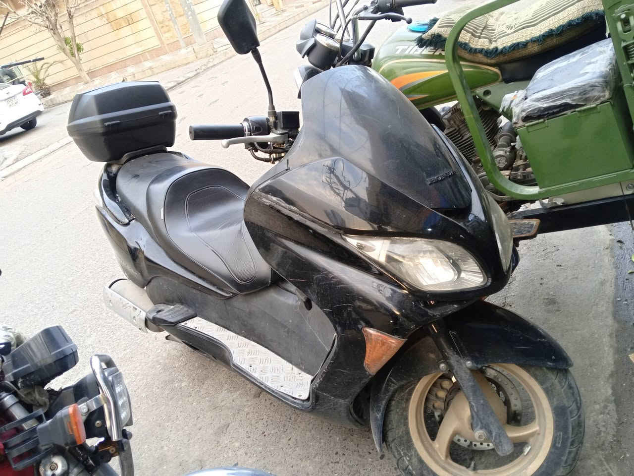 ماتور.للبيع 750$  هوندا أخو الوكالة مستعمل فترة قليلة
***********
