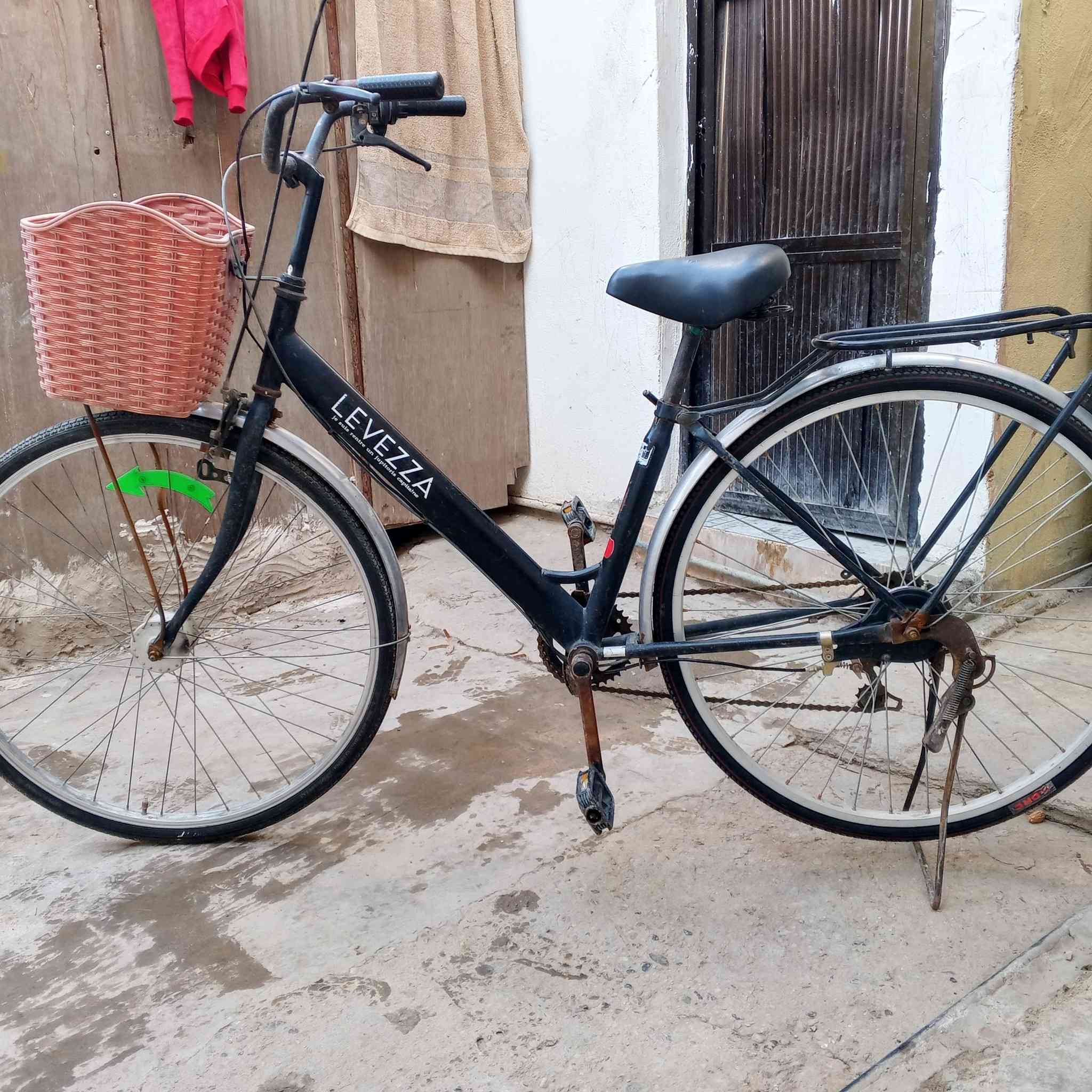 السلام عليكم باسكل للبيع السعر 65 وبي مجال ***********
