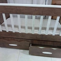 تخت • سرير اطفال
