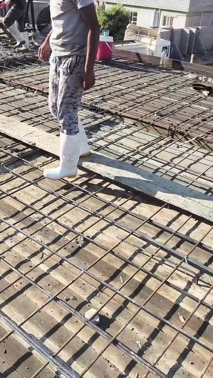 السلام عليكم
قالب خشب للبيع مطبك 250 متر ماعدا 50 جك مال واجها ايجار خشب نضيف ودرجه اولى مكان القالب جنوب الموصل (قياره) 

السعر (4 ونص )

***********
