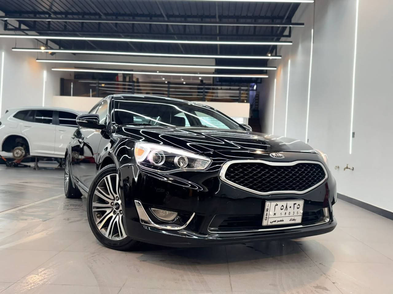 السلام عليكم ورحمه الله وبركاتو
كادنزا وارد امريكي سيارة كلين بس بلعراق 
صار بيه حادث جاملغ بدون ايرباك
مكينه 3300 فول مواصفات 
وسونر بلمنشور 
كيا كادنزا ٢٠١٤ فول مواصفات للاخير ماكو مواصفة ما بيه 

بانوراما جلد كشن هيتر و تبريد برده تصعد و تنزل ويا البك حساسات رادار كل شي فول للاخير

ربع جاملغ امامي صبغ ماشية ١١٠ الف مايل جديده جدا السيارة و ادامه بشكل مستمر بدون اي نقص جاهزه من كل شي
السعر 128 وبيه مجال بصيط 
السيارة جاهزة من كل نواحي
متواجد بغداد العامرية


**إذا كنت صاحب هذا الإعلان وتريد حذفه لأي سبب، رجاءا أرسل رسالة إلى الدعم الفني**