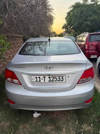 اكسنت 2016 امريكي 1600GDI ماشية 93الف ميل  بيه باب صبغ وجامغ نفس الجهة...