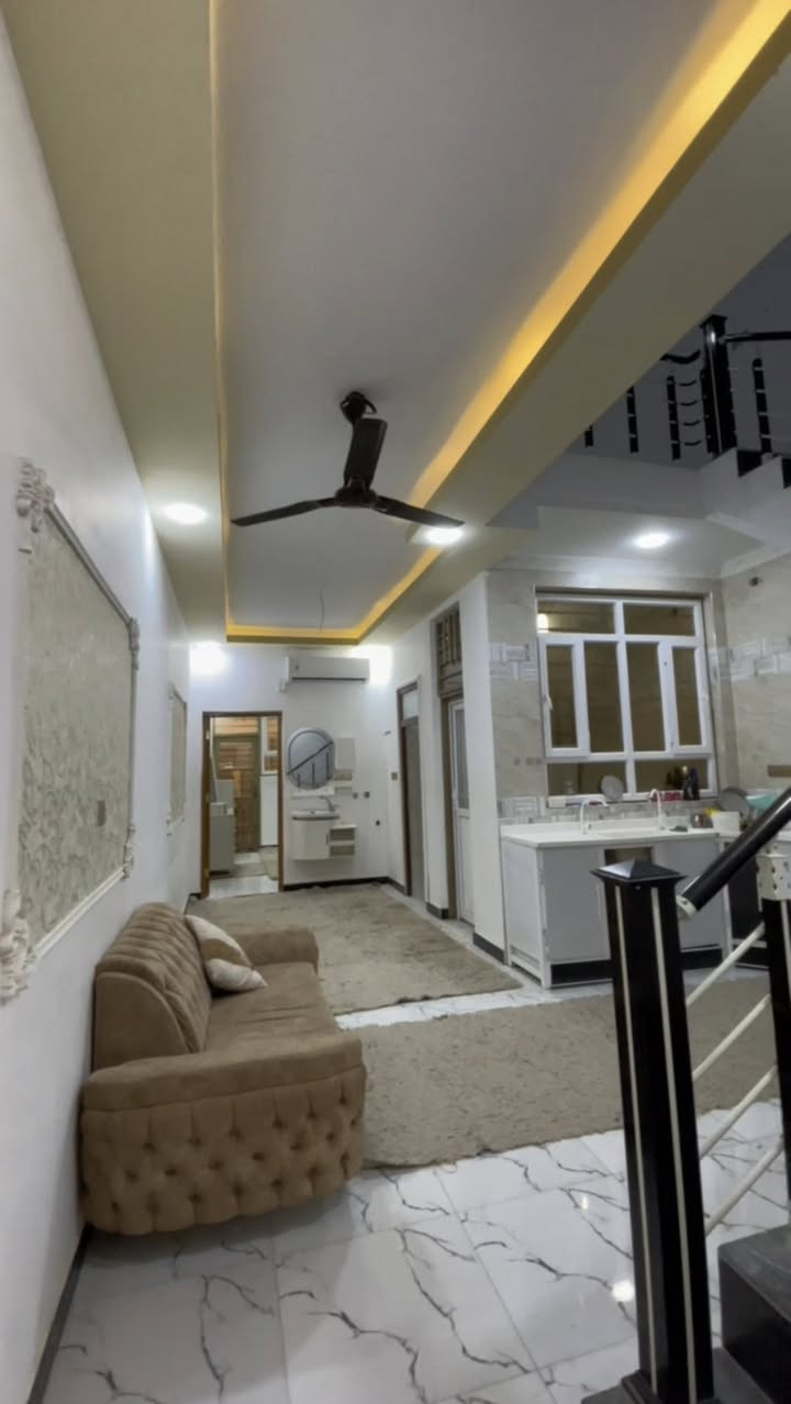 🏠بيتين الايجار 🏠
طابقين ثاني بيت عن شارع العام مال صالحيه موقع راقي 
سعر مناسب العنوان التنومه الصالحيه قرب مدرسه ريف الزاهر المساحه 100 متر يحتوي كل بيت على غرفتين غرفه جوه او غرفه فوك صاله عدد2 استقبال مطبخ مع مجمع صحيات داخليه او خارجيه مناور كراج صغير سعر الايجار البيت الواحد 550 الف او قابل لتفاوض ***********

