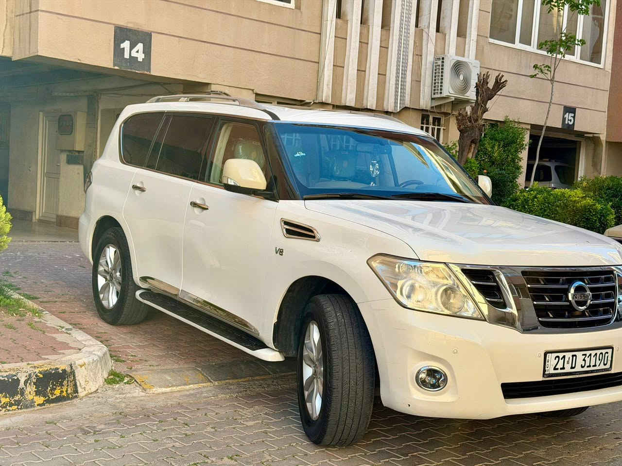 نیسان پاترول ٢٠١٣
مەکنیە 5.6  ی  8 بستۆن
مواسەفات SE
 مەکینە مەرغوب 
سۆنەریم داناوە
لایت زینۆن 
ئاوێنە کارەبای 
ئاوێنەکانی ئەخەوێت
گێر ئۆتۆماتیک  
مۆدەکانی لێ خورینی هەموی هەیە
تحدید سورعە
سلایت
کوشنی سایەق کارەبای
٤ جام ئۆتۆ 
سنوق شەفت و کارەبای 
تەبرید مەرکەزی
تەبرید ساردو گەرمی هەردولا ئیشەکات بە جیا
کامێرای دواوە 
ناو کرێمی و ساجی

تازە سێرڤس کراوە نوقسانی تیا نیە 
٤ تایەی لۆک
سەنەوی تازەیە
٢١٥ هەزار ڕۆشتوە

بلاجیکتۆر زینۆن
گاعی و تەرتیبات
 ناوەکەی فول جوانکاریە
ناوەکەی پاک و جوان ماوەتەوە وەک شەریکە
٣ ریز کوشن 
٤ویلی جوانی لەسەرە
سەیارەکە ماڵی دۆستە 
تەنها ناوچاوەکەی بۆیاخە ئەویش لەبەر کال بونەوە ئینا هیچی پێوە نیە سەیارەکە
235 گەڵاو معامەلەی هەیە
شوێنی سەیارە.  سلێمانی  
ژمارەی موبایل کوردی  ***********

نيسان باترول ٢٠١٣ 
محرک مرغوب 
مواصفات SE
محرك 5.6   ٨د8 سلندر 
سونر موجود
لايتات زينون 
مرايات كهرباء ع دكم 
كير اوتوماتيك 
تحديد سورعة 
صلايد
اربع جامات اوتو
كشن سايق كهرباء 
صندوق شفت و كهرباء
تبريد مركزي  و تحكم بارد و حار  جهتين 
سيارة شاشة صغير و كاميرا
كشنات و داخل كريمي 

سيرفز جديد 
تخم طاير جديد
سنوي جديدة 
سيارة مال جناي
سيارة ماشية ٢١٥ الف 

بلاجكتورات زينون 
كاعيات و دواخل جديدة و نظيف كلش 
سيارة ٧ راكب 
سياره ما بیها صبخ الى يم سلايت من كدام و ما بيها ضرر بس للجمالية لان اونها جان رايح منا

سعر سيارة 235 بيها مجال لطيبين 
مكان سيارة سليمانية
رقم موبايل   ***********
