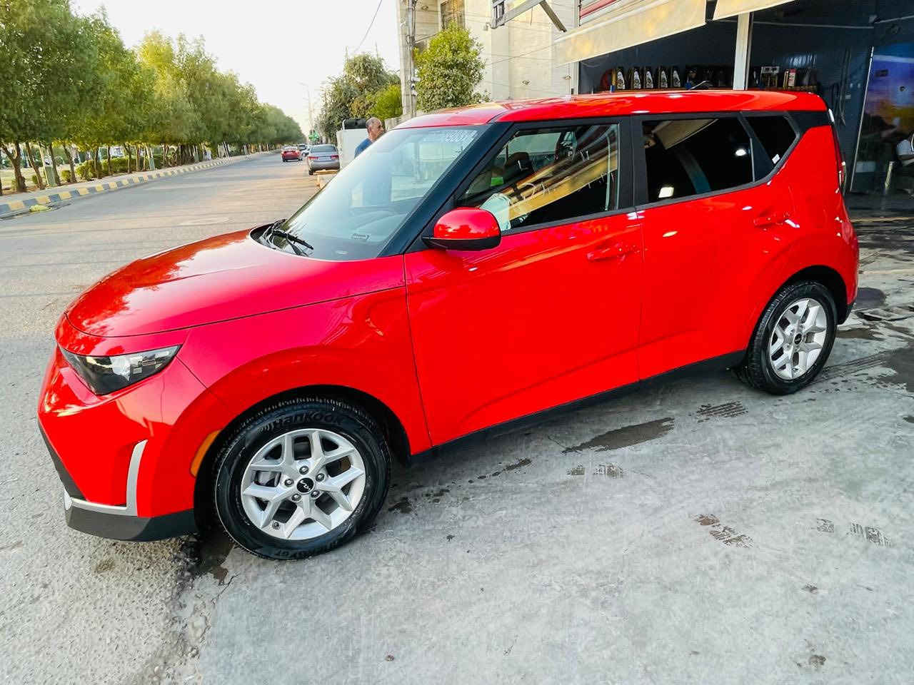 صول LX
2023 لون مميز 
ماشية 12400 ميل 
حادث بونيد تبديل ودعامية تبديل نفس اللون 
وحافه باب السايق ايرباك ستيرن طاك فقط مصلح
للتواصل/ خاص 
*********** وتساب 
*********** اتصال
