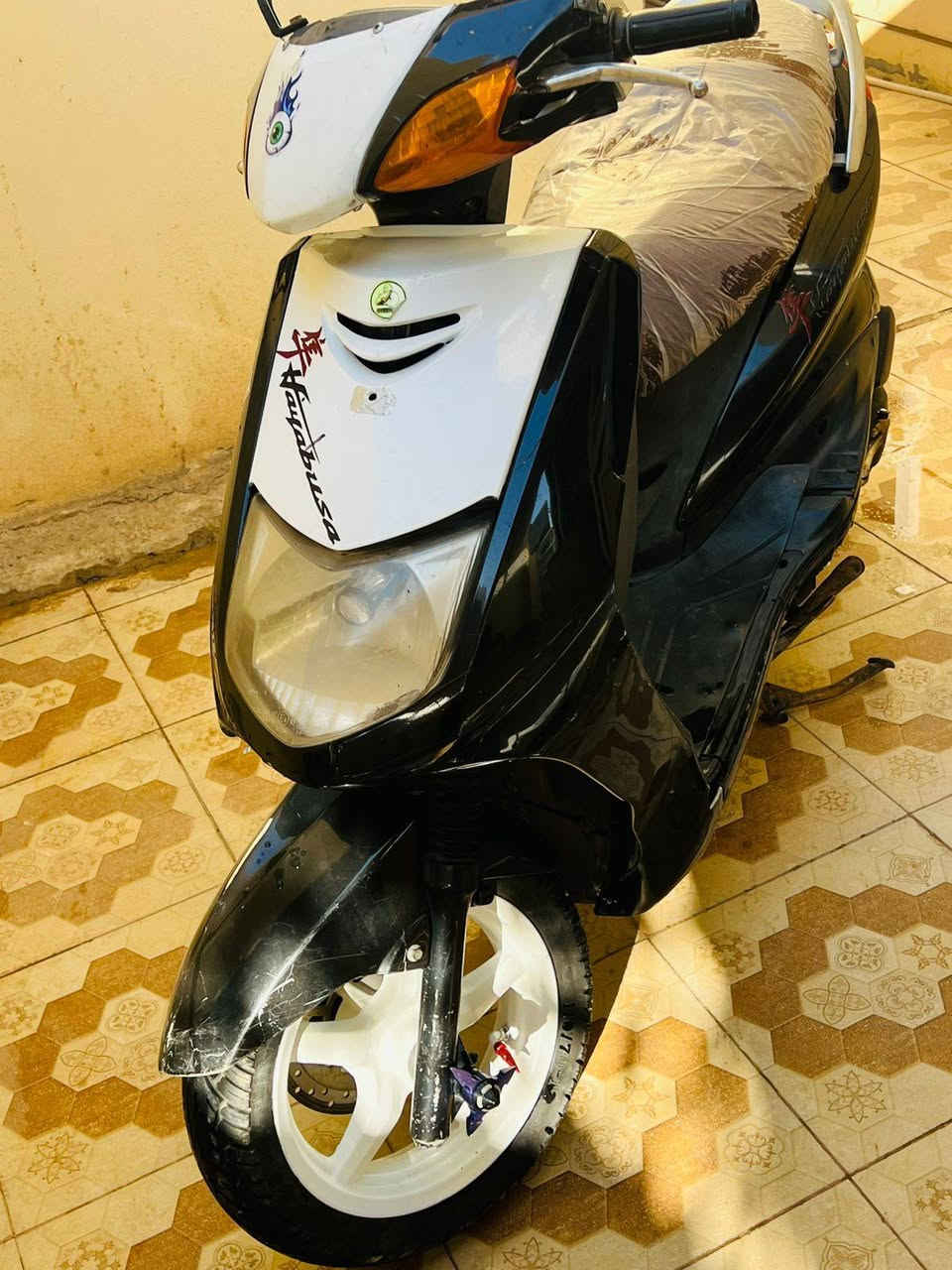 السلام عليكم دراجة سكنس نثية 110 ياباني
كهربائيات كلها شغالة نكرة سلف اي وقت لايت زنون عالي ناصي بك لايت كلها شغالة نضافة فول تخم تاير جدد بريكات امامي خلفي عنوان بعقوبة كاطون الرازي السعر600 بيهامجال 
استفسار ***********
