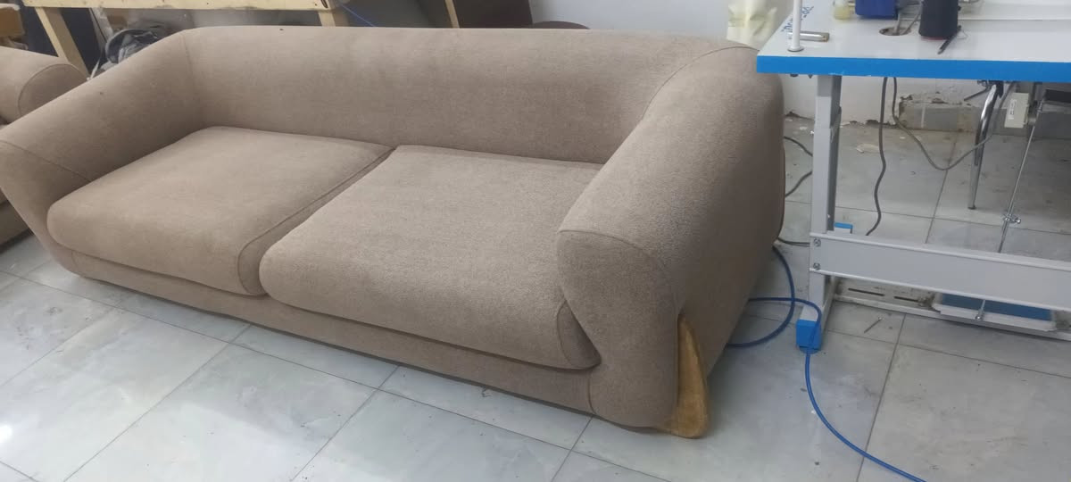 السلام عليكم  متوفر دوشمه مستعمل وجديد ويوجد تحوير ونجاره  تخومه دواوين تفصال حسب الطلب للاستفسار خاص والرقم متوفر واتساب***********  العنوان الاعضميه شارع قاسم  وتوجد خدمه توصيل
