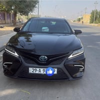 كامري 2019 XSE بانزين فول بانوراما  ضررها بنيد مبدل اصلي نفس اللون بدو...