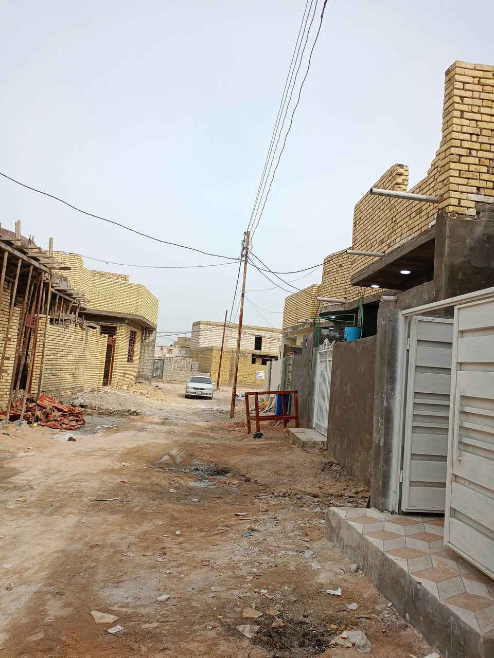 دار زراعي للبيع مساحة 120متر غرفتين وديوانية وصحيات ومطبخ وصالة ومنور وحمام داخلي  ناحية سديناوية قرب الدلة سعر وتفاصيل اتصل ***********
