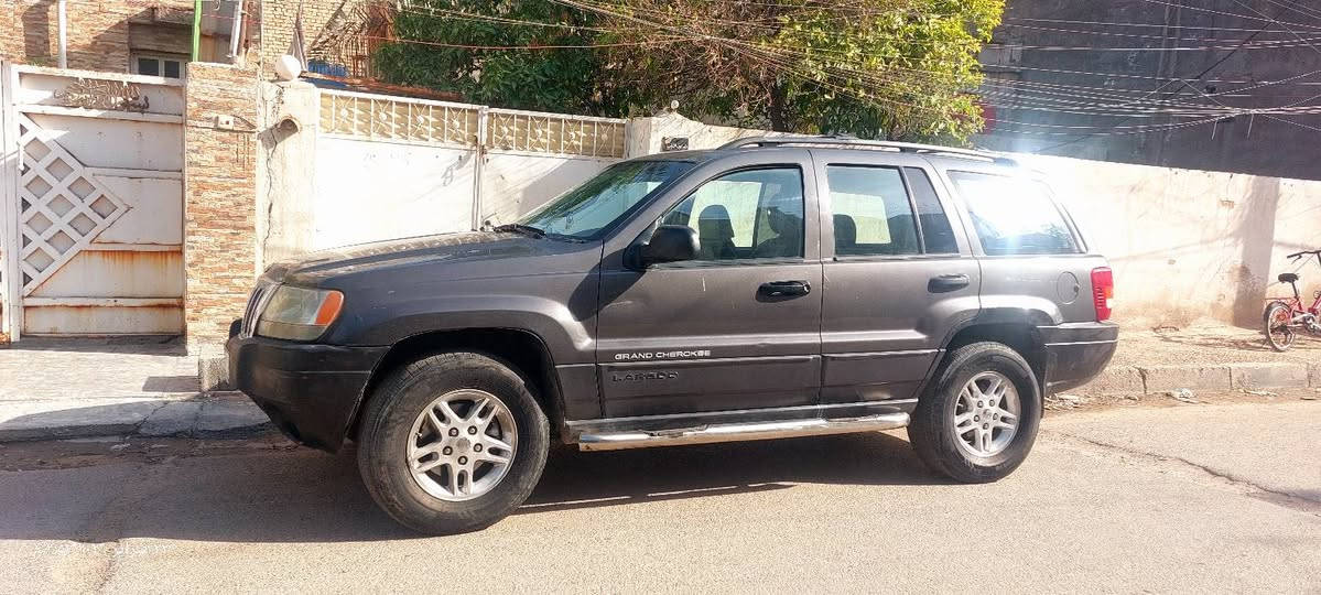 جيب لاريدو ٢٠٠٤ بلاديه محرك ٦ سلندر تدفئه تبريد كهربائيات كله بلادي بدون حادث وبدون صبغ للستفسار *********** بغداد, العراق
