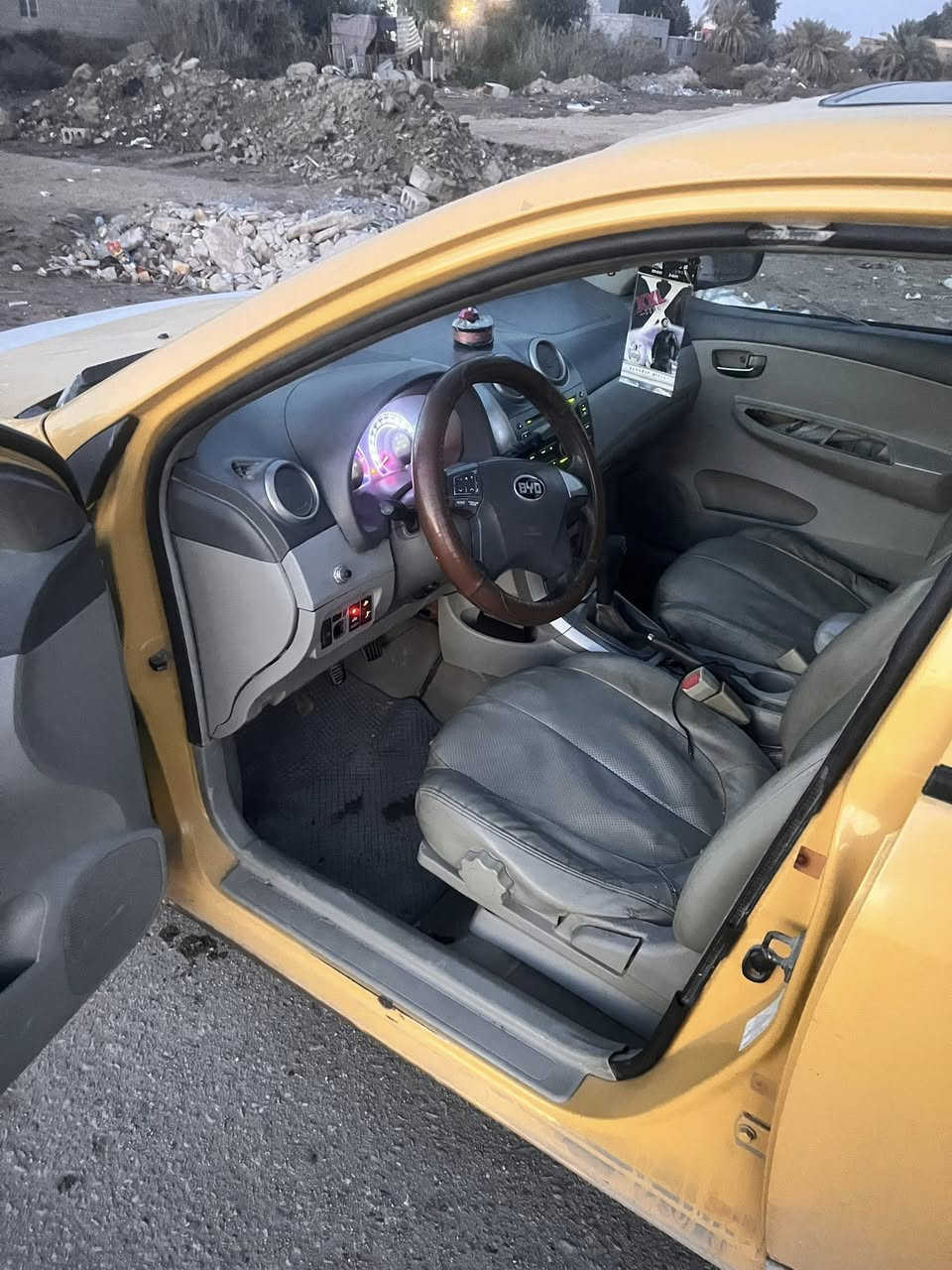 سياره بي واي دي g32014سياره مكينه وكير كورله بجيس عنوني البصره شط العرب سياره مصفره تحويل ثاني يوم السعر 47وبيه مجال للشراي ***********
