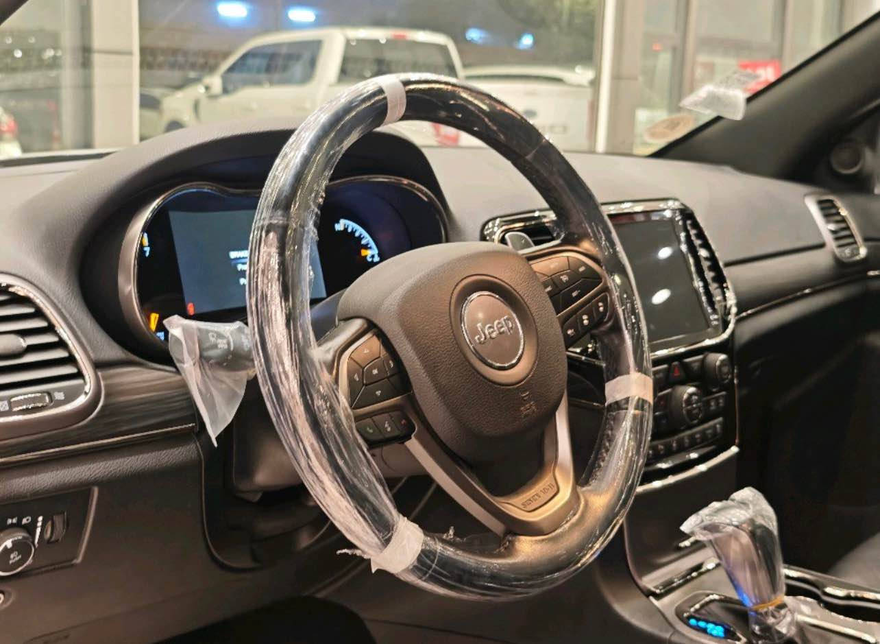 السلام عليكم

جيب كراند شيروكي 2022 LIMITED X

مواصفات  

رادارات امامي و خلفي + مراياة

بلاك اديشن

بانوراما

٦ سلندر حجم ٣.٦ مرغوب

كلين دعاميه لدعاميه مكفوله

٣٤ الف مايل ماشيه

السعر : ٤١٥ 

للاستفسار : *********** أربيل, العراق
