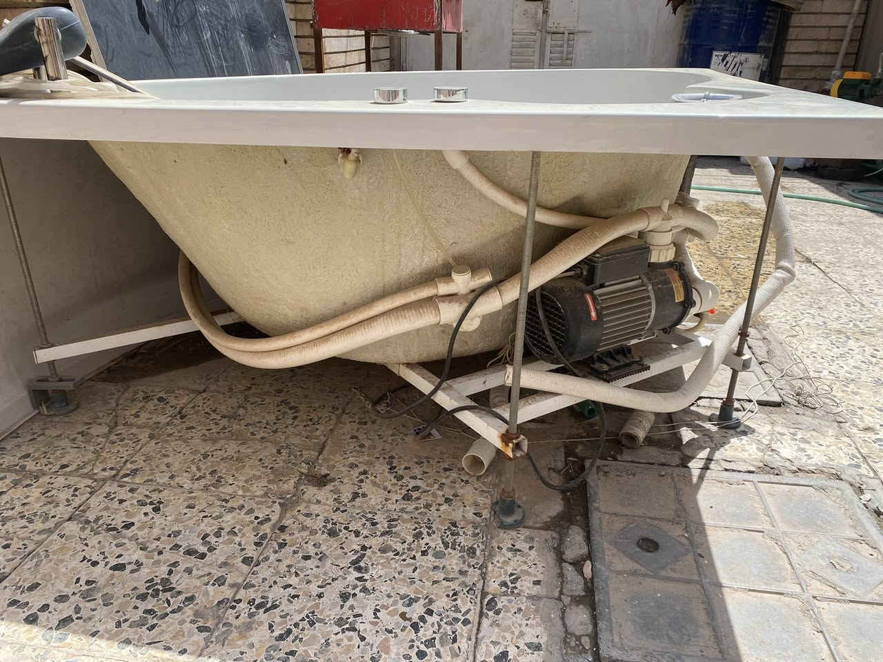 بانيو جاكوزي كابينه مثل بالصوره متكامل شاور وبخار وكلشي بي استعمال قليل بعده تقريب بنايلون بي بس جامه باب وحده نقص حاليا مفكوك مكان نجف حي الاشتراكي سعر ٣٠٠ وبي مجال


**إذا كنت صاحب هذا الإعلان وتريد حذفه لأي سبب، رجاءا أرسل رسالة إلى الدعم الفني**