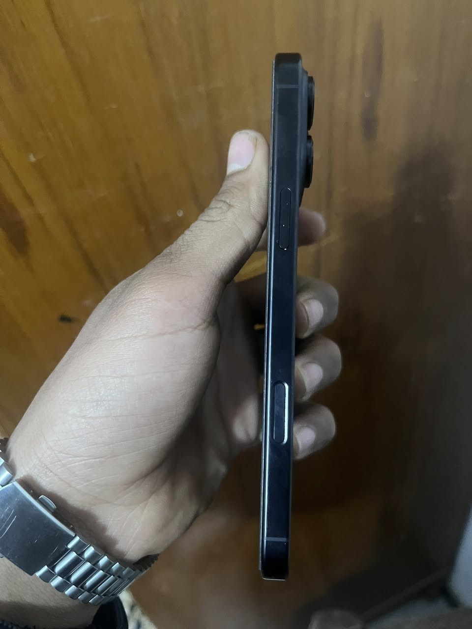 آيفون ١٦ برو ماكس أخو الجديد وتر بروف ذاكره ٢٥٦   بطاريه. ٩٩ عدد الدورات ١٢٧ السعر ١٣٥٠ قفل رقم واتساب ***********
