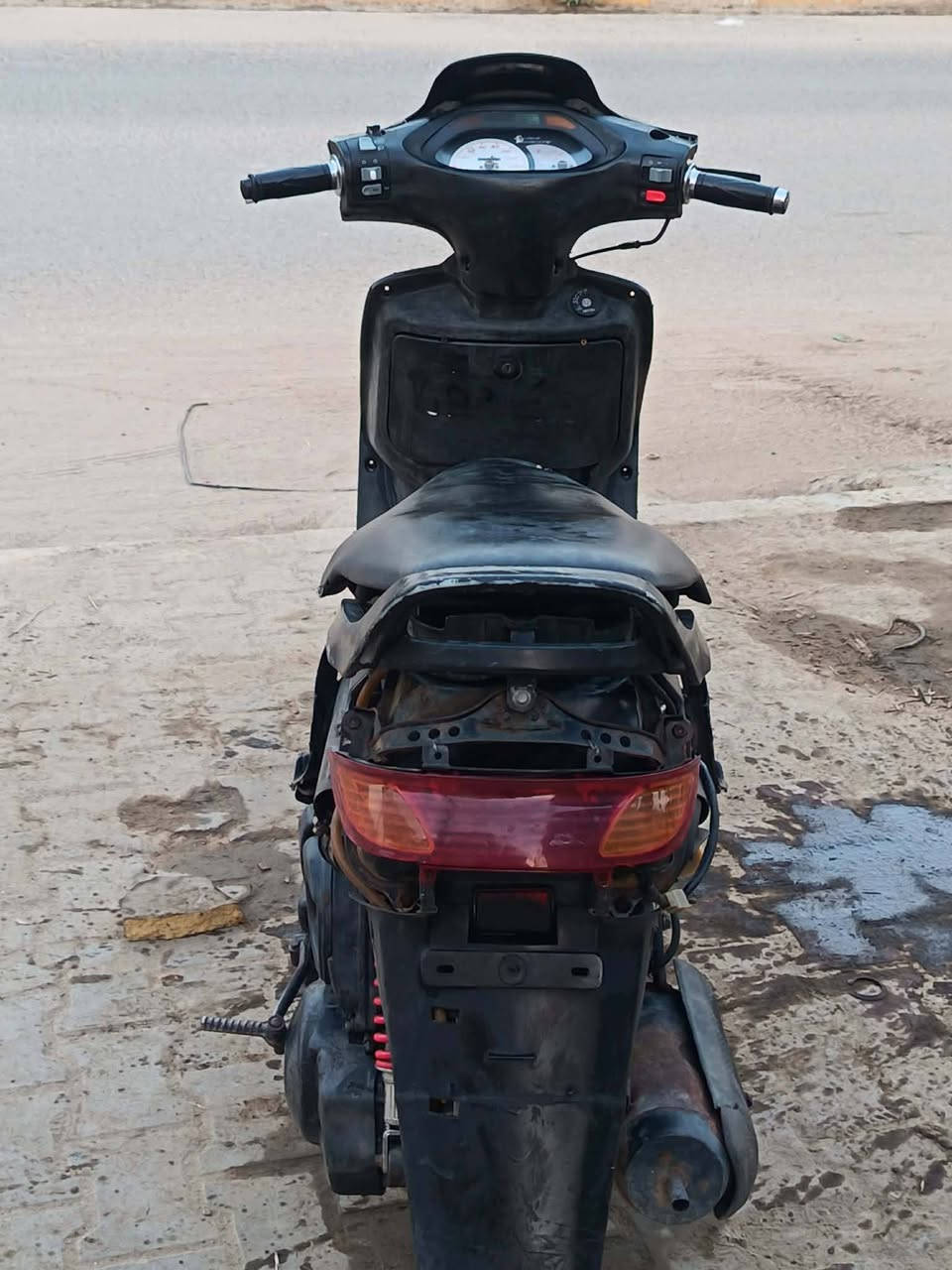 السلام عليكم فراشه فحل للبيع مفتوحه مره وحده شلعه معدل فول كهربائيات كلهة شغاله سعرهة 275 او بيهة مجال بصيط مكاني شاميه ناحيت الصلاحيه ***********
