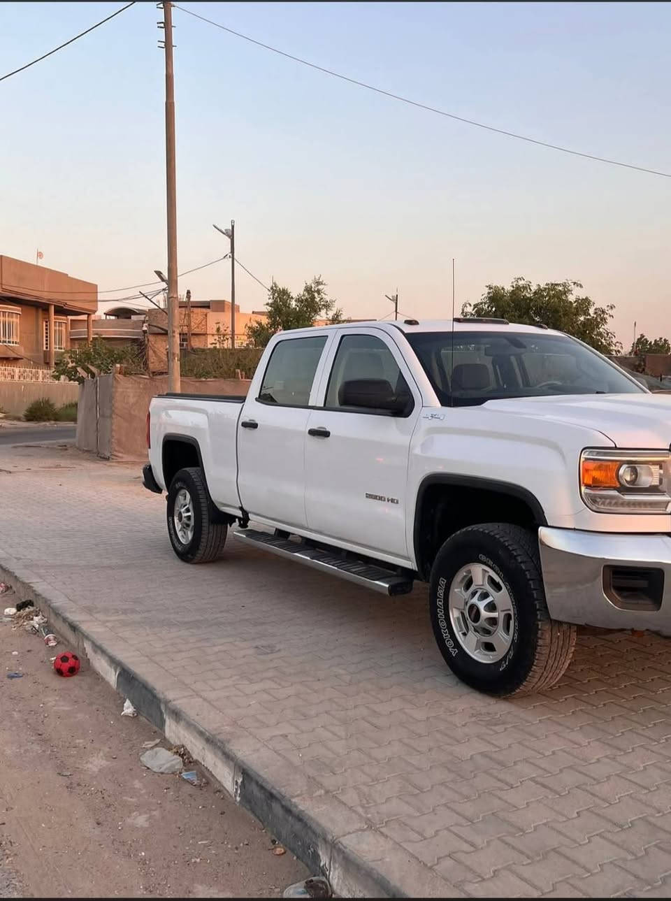 سلام عليكم
سيرا 8 برغي مديل 17 خليجي مكفوله بيه بارد قليل باب صوب اليمنه  السياره باسمي السنويه جديده هزه جديده مكان النجف الاشرف السعر 225
***********
***********
