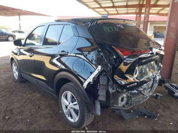 نيسان كيكس موديل 2024 s
اليوم وصلت دبي حادثهة موضح بالصور بسيط 
تشتغل وتمشي 
السعر 95 ورقة مطروحة بدبي 
السعر 102 واصل للبصرة بدون كمرك وبدون تصليح 
للاستفسار ***********
