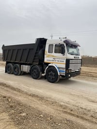 شاحنة • للبيع