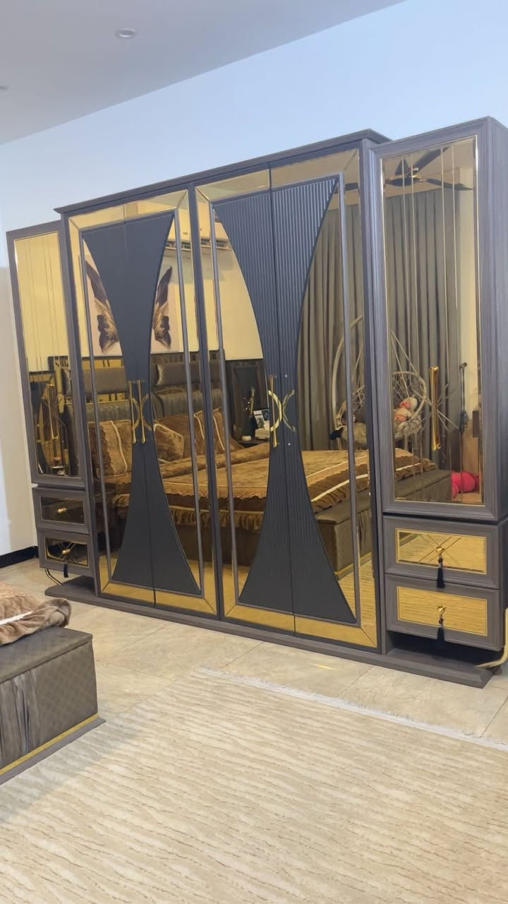 غرفه مودرن فخمه 9قطع ضخمه بمليون ونص قفلها مابيها اي مجال الشراي خاص او واتساب ***********
