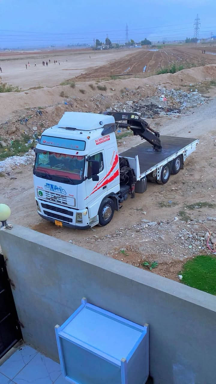 فالفو للبيع موديل2002رقم دهوك كرين 10طن ثنين سلايت دهن واحد يدوي سياره نضافه فول كير محرك شرط تدفئه تبريد كله شقال مابيها اي نقص سعر خابر ودلل ***********
