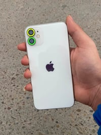 ايفون ١١ عادي • ١٢٨ • بطارية ٧٠%