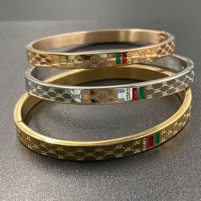 اساور كارتير ذهبي فضي برونزي السعر 8000 الاف


**إذا كنت صاحب هذا الإعلان وتريد حذفه لأي سبب، رجاءا أرسل رسالة إلى الدعم الفني**