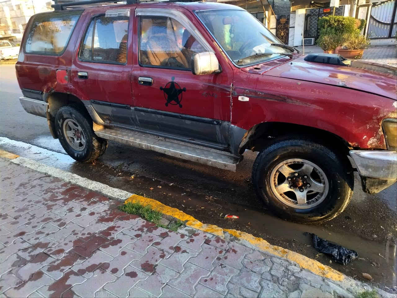 سياره هايلوكس للبيع او المراوس موديل 1994 كير ومكينه ونجي بيهه تبخير نضافه الكشر كما موضح ب الصور. السياره باسمي تحويل مباشر ومكفوله من السرقات السعر 28وبيهه مجال بسيط  للتواصل ***********
