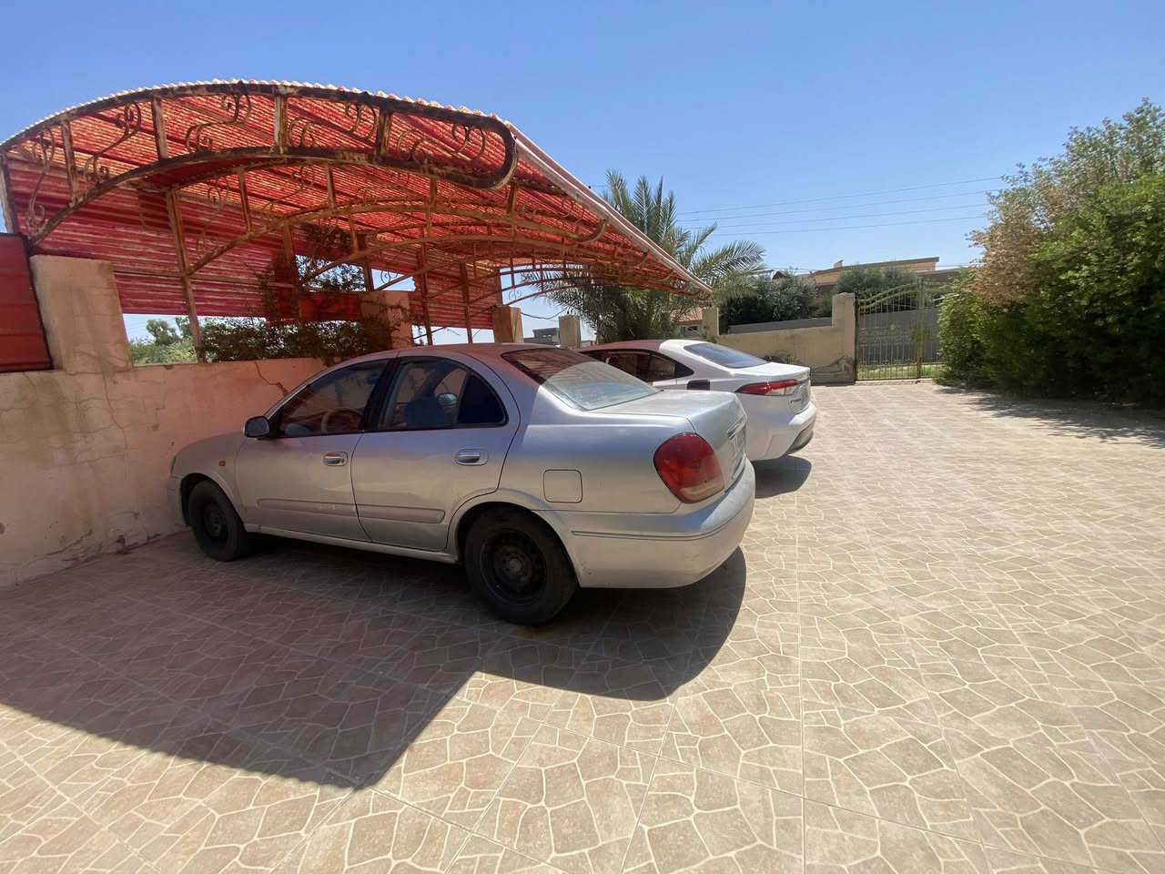 السلام عليكم
للبيع نيسان سني 2007

رقم صلاح الدين (دولي )

فقط بيع (مراوس ماراوس ) 

كير عادي

محرك قبق اسود المرغوب 

السياره بيها ثلاث قطع صبغ اثر جراد 

صدر امامي بحاله جيده 

صدر خلفي يحتاجله دبلات 

تايرات: جديده 

السياره عايزها : غاز تبريد  

مشط استيرن 

دبلات خلفيه  

السعر (٦٨) وبيه مجال  

رقم الهاتف (***********)

مو تخابرني امسح المنشور : وجايك الخاطر افلان وعلان وانته عرف ومدري شنو ذني بزعانيهن 

انته شراي تعال مو شراي لا تخابرني ولا اشتوفني وجهك .
