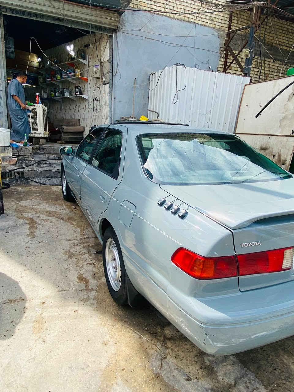 سلام عليكم

كامري موديل 2001 وارد امريكي 

رقم بغداد انكليزي بأسمي السياره 

مصبوغه عام اثر جراد 

حادثها جاملغ خلفي

مكفوله من الحادث القوي 

كفاله عامه كير محرك شواصي وكشر 

تبريد ثلج 

تدفئه 

دواخل كلها بلاد 

ضفيرة كهربائيات كلها بلاد ما بيها قطرة تيب 

سياره ما مخلي بيها اي نقص 

اضافه شاشة

سيارة جديده داخل وخارج 

اسف ع الاطاله 

السعر77 وبيها مجال 
العنوان بغداد الطالبية
(***********)
