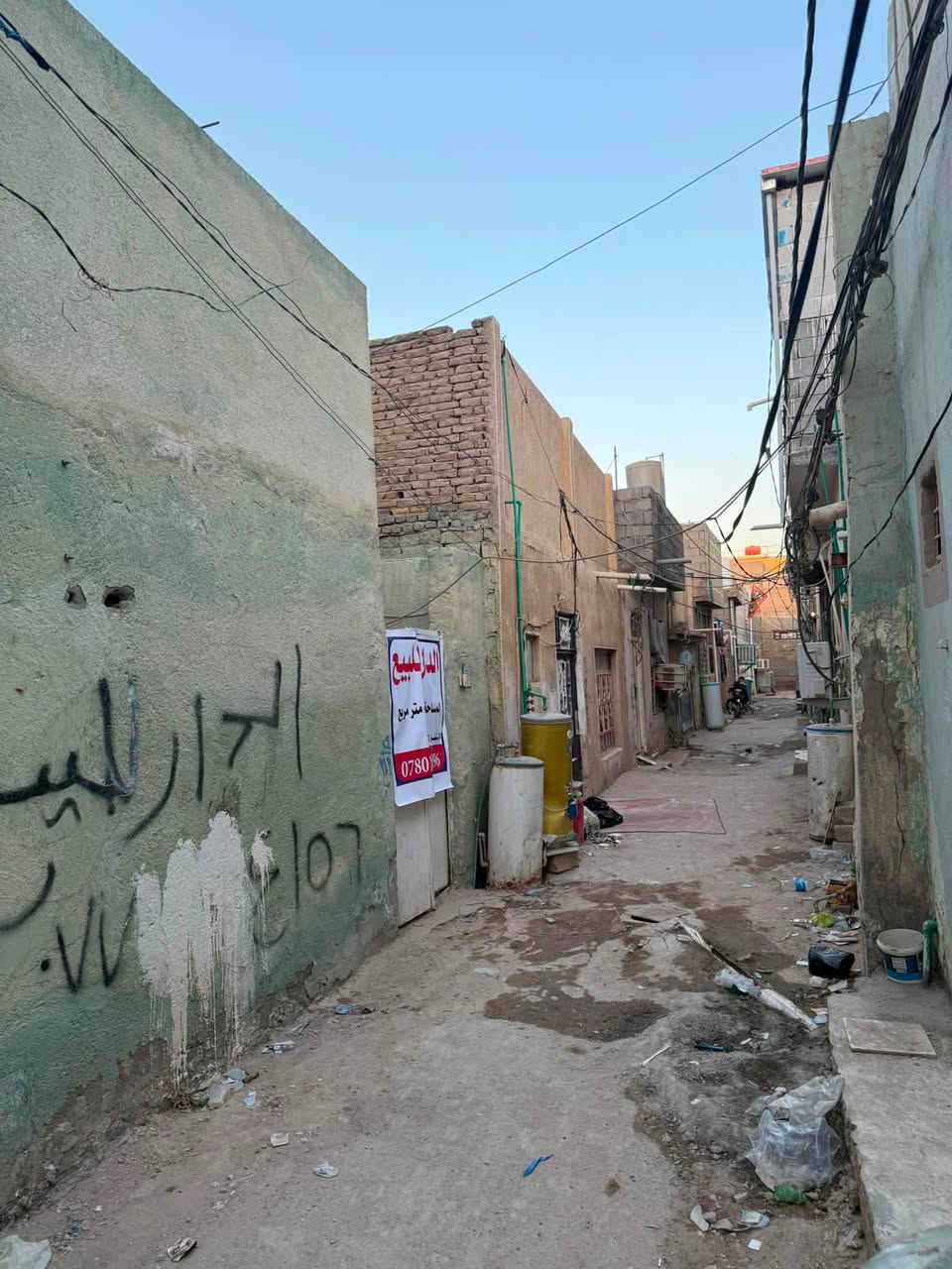 🏡 دار للبيع – فرصة مناسبة

▪️ المساحة: 70 متر  (بناء قديم).
▪️ السند:25 طابو زراعي – قرار محكمة 
📍 يبعد عن مرقد الإمام حوالي 2 كم (10 دقائق مشياً). المكان شارع ابو طالب الجابر 
✅ الدار صالح للسكن ويحتاج ترميم بسيط، وكان مسكوناً بي عائلة 
✅ يصلح للسكن أو لبناء حسينية 

💰 السعر: 43 مليون دينار.

📩 للاستفسار، التواصل على الرقم ***********
