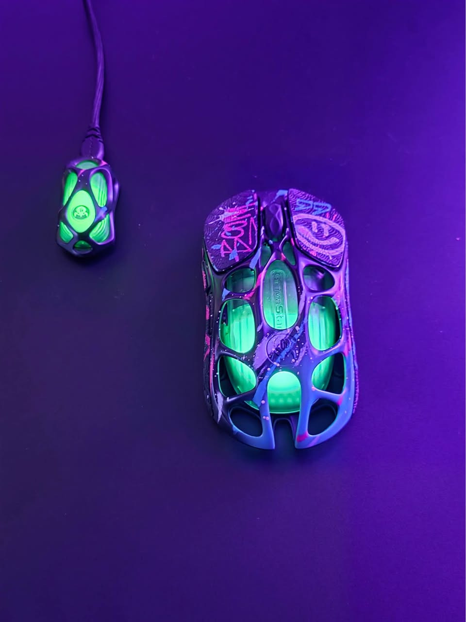 سلام عليكم ست اب كامل للبيع

نبدي بالكيس تجيمعة بيضاء بالكامل:
 المعالج : ryzen r7 7800x3D

المذربورد: asus rog strix b850 اعلى نسخة واي فاي وحبشكلات لون ابيض

الرامات: tforce DDR5 32G 6400hz

التخزين: 2تيرا / الحاسبة وياها 8 تيرا اذا تريد الهاردات كلهم الحساب يختلف وكلهم GEN4

كارت الشاشة : AMD RX 9070XT  16GB sapphire
نسخة بيضة

البورسبلاي: 850w كولد فول مود

المبرد :360ml LoVINGCOOL  نسخة مرتبة 

الكيس : ليان لي نسخه الكومباكت فچن مع 11 فان نسخ احترافية 
سعر الكيس 3،400،000
—————————————

نحول ع شاشات 
الاولى :MSI /32INCH/ OLED /4K /240hz
مواصفاتها باختصار شاشة عملاقة وهذا موديلها الي يحب يبحث عنها 321URXW
سعرها 1،400،000
الشاشة الثانية: MSI/27/2K/180hz
سعرها 200،000 الف
———————————-
نجي ع اكسسوارات وحدة وحدة

1-UPS 3KV ONLINE MTS سعر 350 الف

2-KEYBOARD GRAVASTAR V75PROنسخة النيون اندر نسخه
سعر الكيبورد 300 الف
3-MOUSE GRAVA STAR  XPRO نسخه النيون كذلك
سعر الماوس 200 الف
4-لايت بار براند مرتب تحكم لاسلكي قابل للتخصيص مع خلفيةRGB 
سعر الايتبار 80،000 الف
5-سماعات هايبر اكس كلاود3 وايرليس  جديد وليس اوبن بوكس 140 الف

6-نظارات VR META QUEST 2
كاملة ملحقات بالاضافة اكسسوارات مشتريلها تربطها ع حاسبة وتتونس باور بانك وكيبل نقل احترافي
سعرها 350 الف
8- كرسي ستنكر مرتب نسخة لطيفة
سعر الكرسي 160 الف
9-مايك شور m7b مع كامل ملحقاتة وكارت صوت خارجي مايك رهيب
سعره 350 الف

ماوس باد ريزر اطلس زجاجي
سعره 150 الف

ماوس كلوريوس مودلi2 وايرلليس
100 الف

اخوان الست اب ابيض مثل ما ذكرت ومكلفني هواي بالاضافة الاكسسوارات من اعلى ما يكون وافضلهم جودة بالنسبة كل الاجهزة كامله كراتين كلها شبه جديدة وبعدها بالضمان استخدام جداً قليل عنواني بغداد

***********

*********** بغداد, العراق
