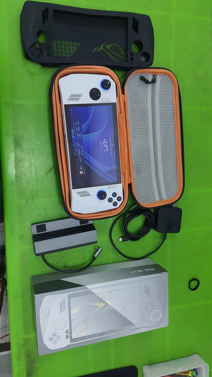 سلام عليكم
اسوس روج السعر 700 وبي مجال 

ذاكره 1تيرا مو 500

شاشته 144 هيرتز 

المعالج اكستريم اعله فئه 

ملحقاته 

جنطه 

كفر جلاتين + لاسق حمايه

شاحنه الاصليه 

وتحويله شاشه اصليه موجوده بالصور

السعر 700 وبي مجال اتصال على الرقم او تساب موجود توصيل كل المحافظات 

***********
