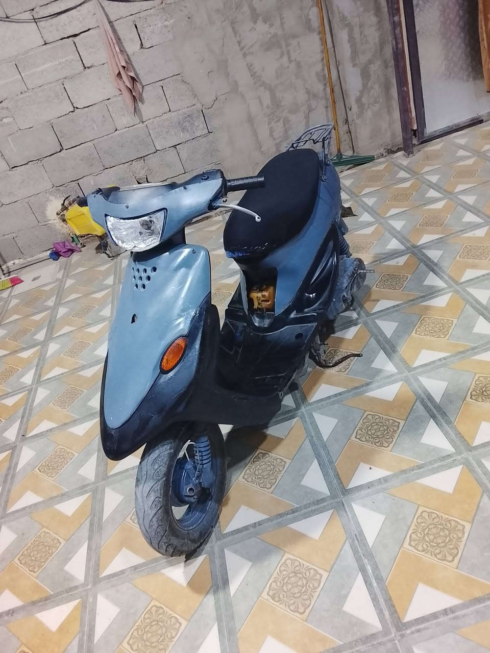 موطور بيجي للبيع كامل هندر واحد يشتغل مابي اي نقص السعر150وبي مجال والخاص مفتوح


**إذا كنت صاحب هذا الإعلان وتريد حذفه لأي سبب، رجاءا أرسل رسالة إلى الدعم الفني**