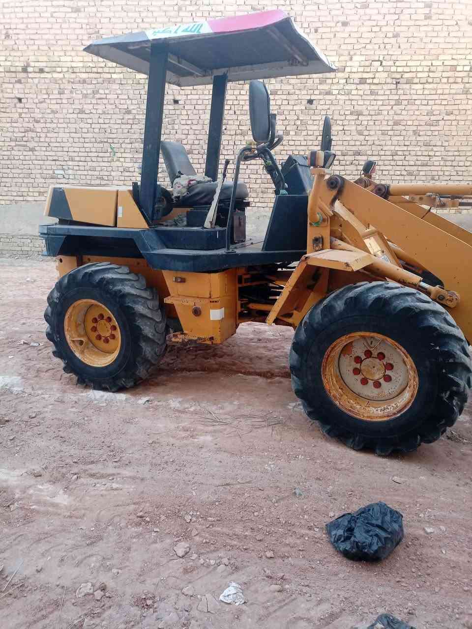 سلام عليكم شفل كوماتسو للبيع موديل 2009 سنويه ل 29 ورقم نجف باسمي للاسفسار ***********
